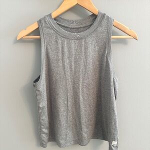 Vuori Heather grey crop tank